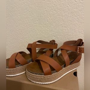 Women Tan Sandals